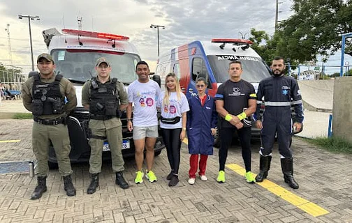 Ginástica na Praça conta com apoio da segurança e profissionais da saúde.