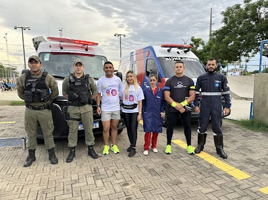 Ginástica na Praça conta com apoio da segurança e profissionais da saúde.