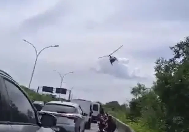 Helicóptero da polícia no Rio de Janeiro