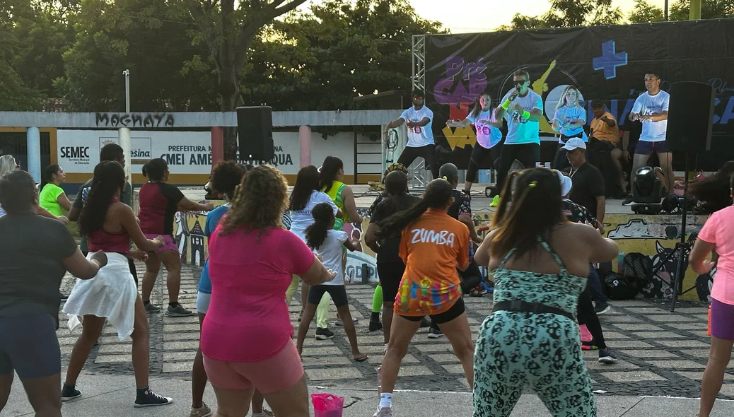 Mais uma edição do Ginástica na Praça