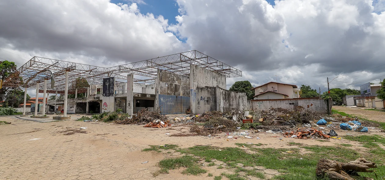 Moradores reclamam de lixo a céu aberto na zona leste de Teresina