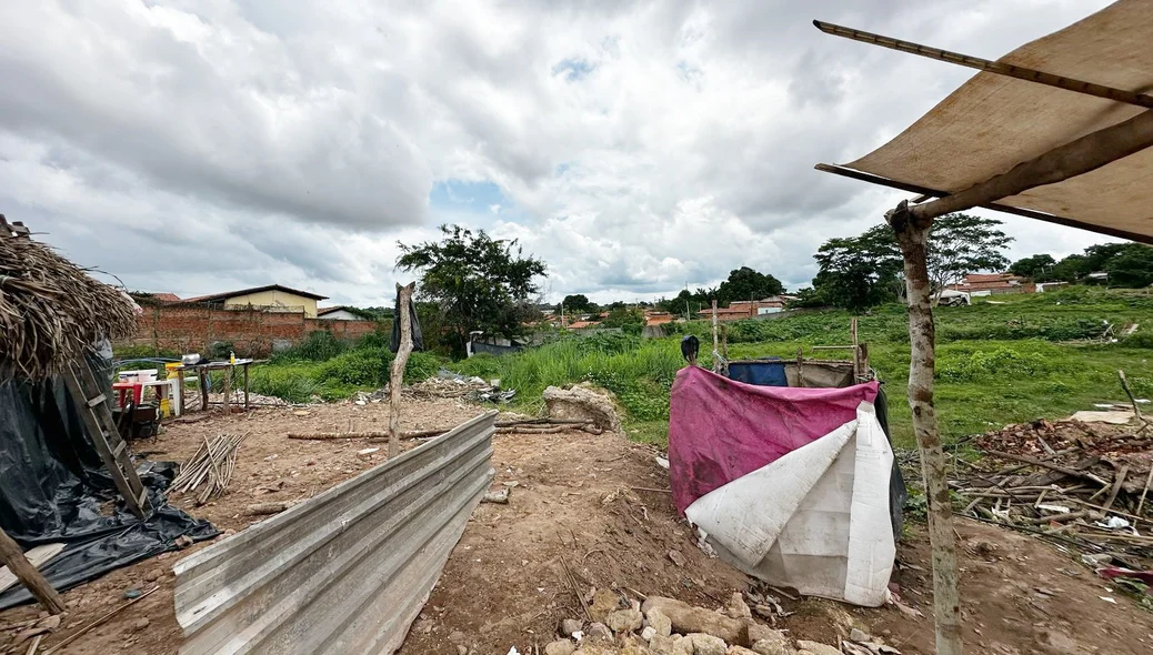 Moradores voltaram para o terreno