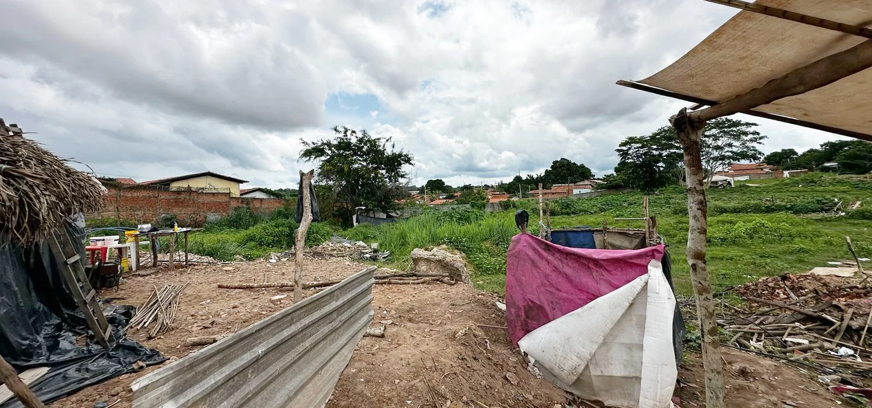 Moradores voltaram para o terreno