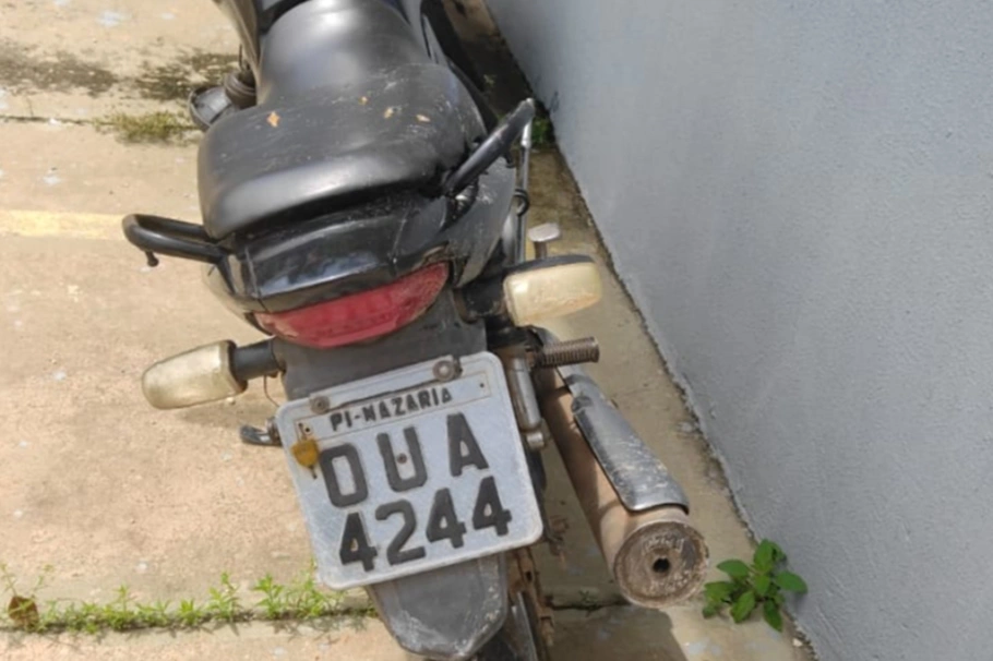 Motocicleta utilizada pela vítima ao ser assassinada no bairro Angelim