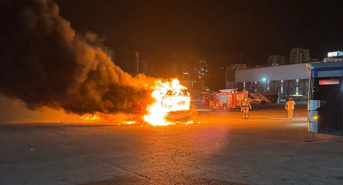 Ônibus explodem em Tel-Aviv e Israel investiga possível ataque terrorista