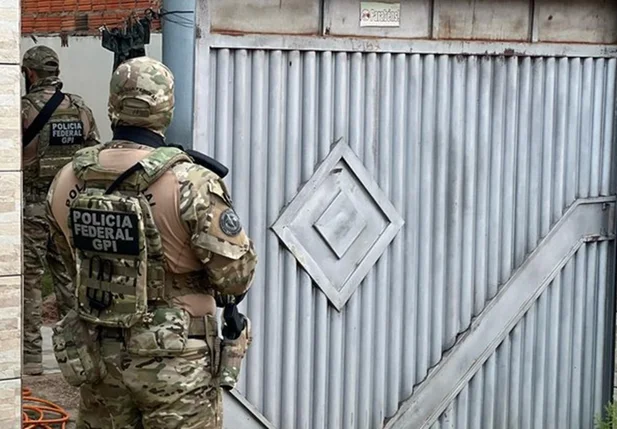 Polícia Federal durante a Operação Aldeia Verde