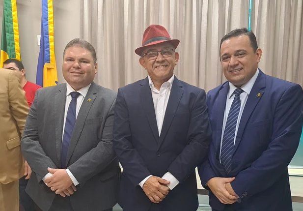 Prefeito Abdoral Melo participa da posse da nova diretoria da APPM