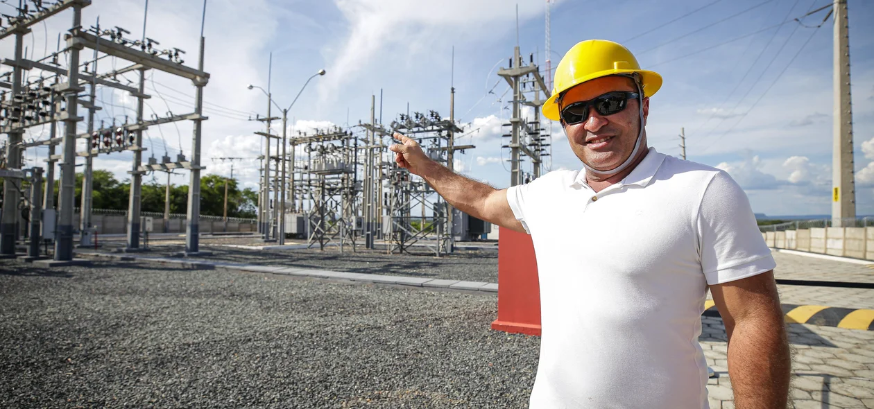 Prefeito comemora ampliação de subestação de energia em Curimatá