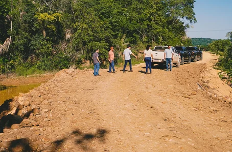 Prefeito Dr. Gilberto Júnior vistoria entrega de obra na estrada do Bonfim