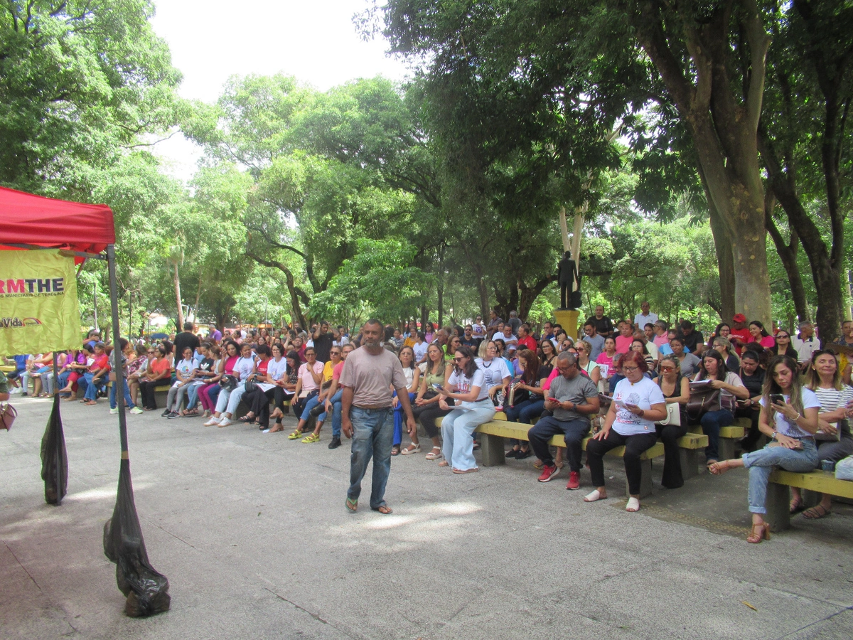 Professores anunciam greve em Teresina