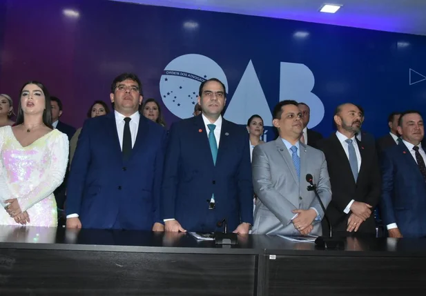 Rafael Fonteles prestigia posse da nova diretoria da OAB