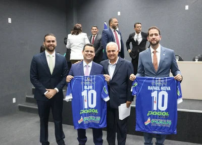 Raimundo Júnior e Rafael Neiva recebem o título de sócios honorário do Parnahyba Sport Club