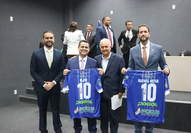 Raimundo Júnior e Rafael Neiva recebem o título de sócios honorário do Parnahyba Sport Club