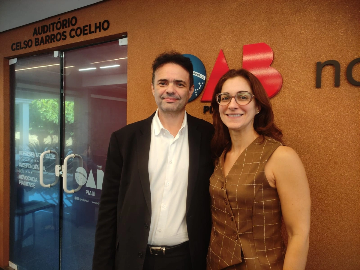 Sandro Azevedo e Iara Cristina