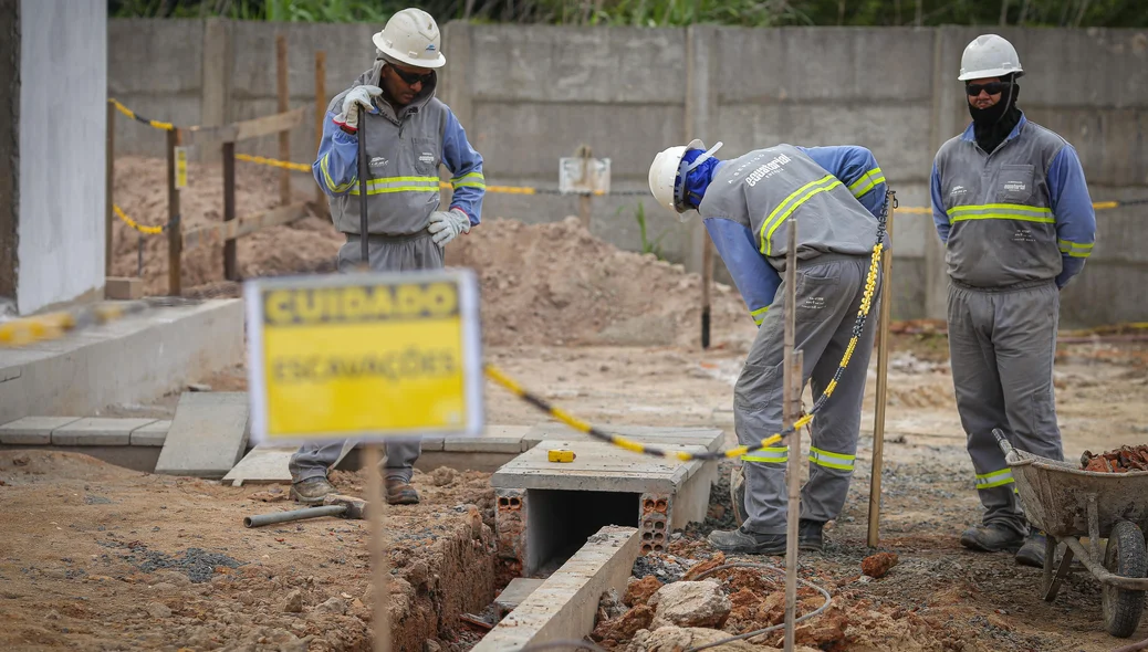 Trabalhadores na obra