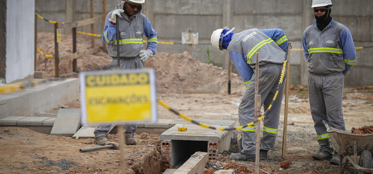 Trabalhadores na obra