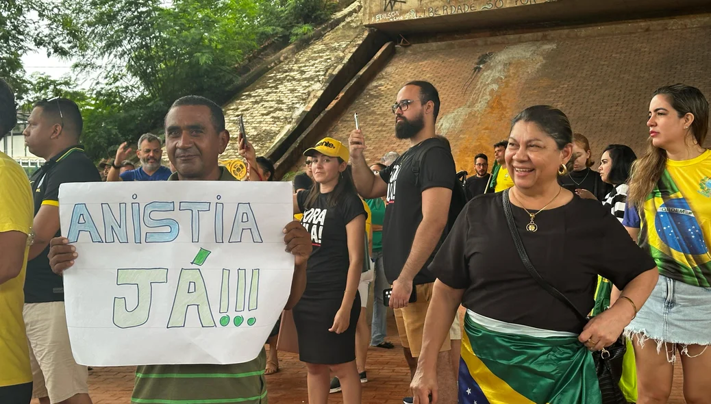 A manifestação ocorreu na Avenida Raul Lopes