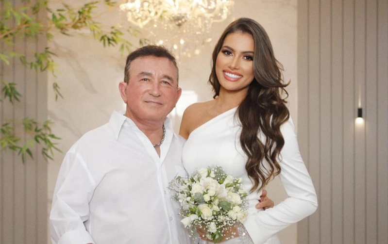 Amado Batista casa no civil com modelo 51 anos mais nova