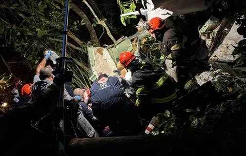 Avião monomotor caiu no litoral de São Paulo e deixa uma pessoa morta