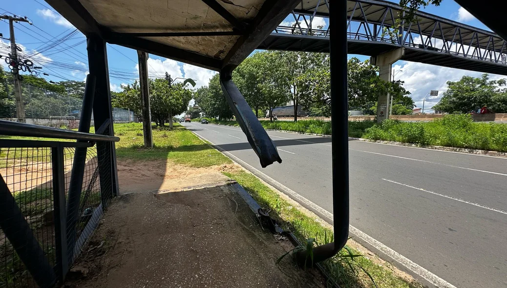 Barras de contenção estão destruidas