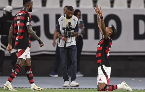 Bruno Henrique comemorando gol