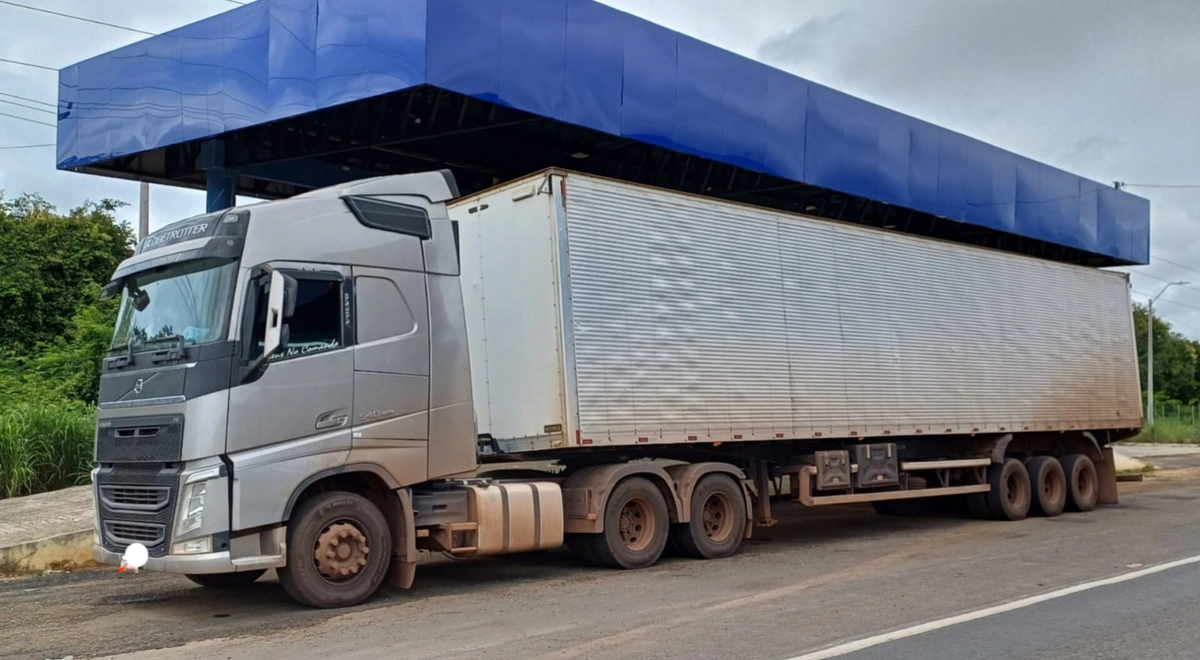 Caminhoneiro foi preso por embriaguez ao volante