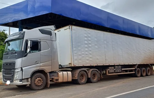 Caminhoneiro foi preso por embriaguez ao volante