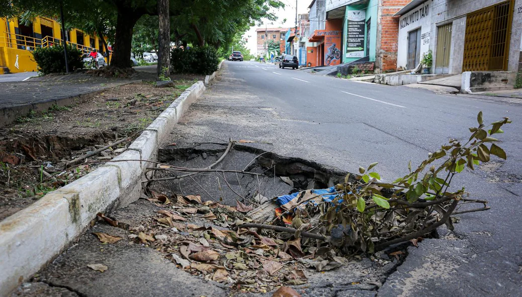 Crateras na zona Sul de Teresina