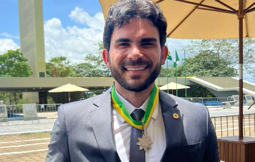 Dr. Marcus Vinícius recebe Medalha da Ordem Estadual do Mérito Renascença