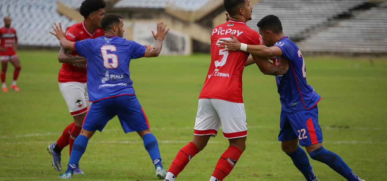 Jogo disputado entre River e Piauí