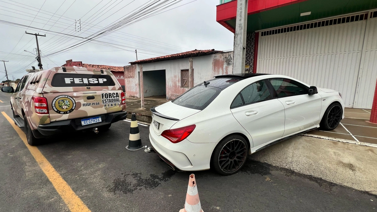 Mercedes-Benz CLA 250 4M alvo de sequestro de bens