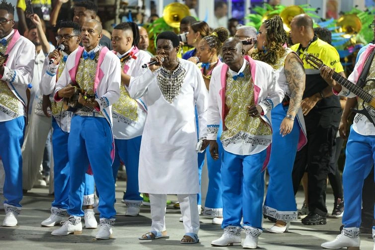 Neguinho da Beija-Flor em seu último desfile