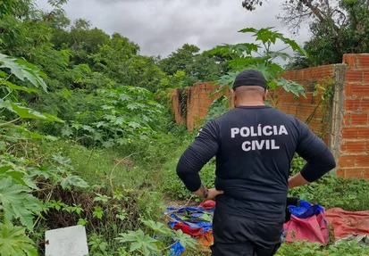 Polícia Civil no local onde o corpo foi encontrado no bairro Três Andares