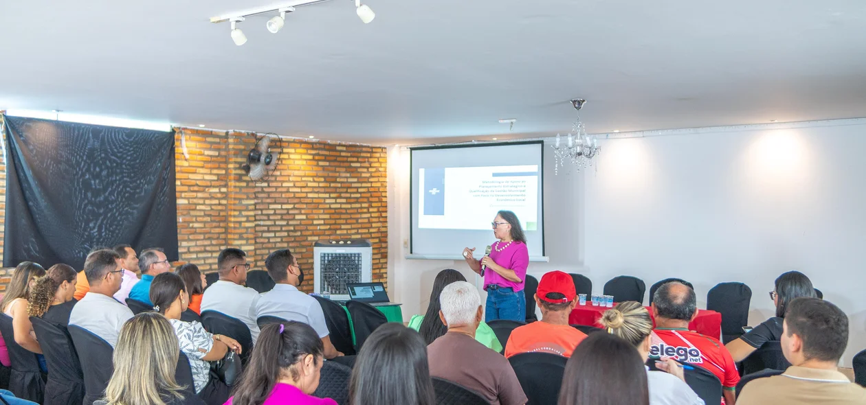 Prefeitura de José de Freitas e Sebrae realizam reunião do Programa Cidade Empreendedora