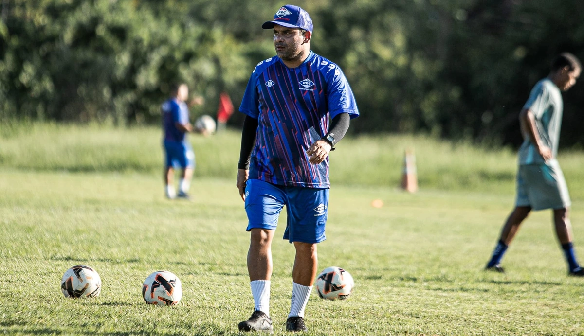 Renatinho Potiguar, técnico do Piauí