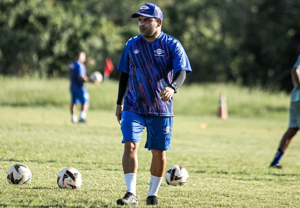 Renatinho Potiguar, técnico do Piauí