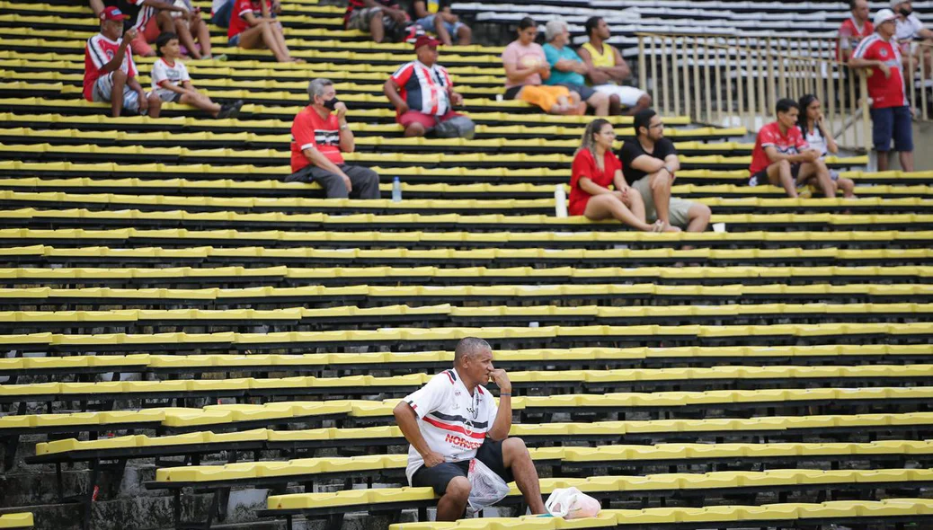 Torcida do River marca presença no Albertão