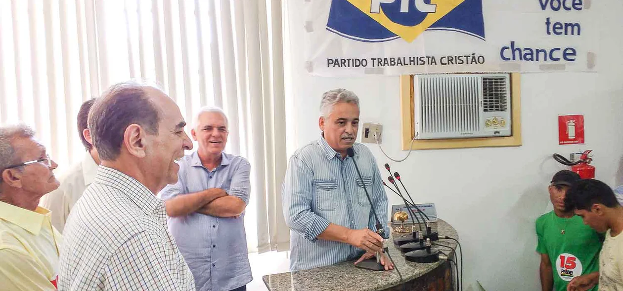 Robert Rios faz pronunciamento durante Convenção que homologou a candidatura de Marllos Sampaio