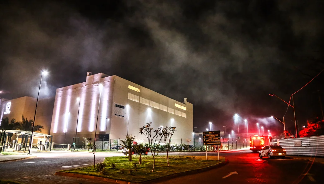 Incêndio no terreno do shopping Rio Poty