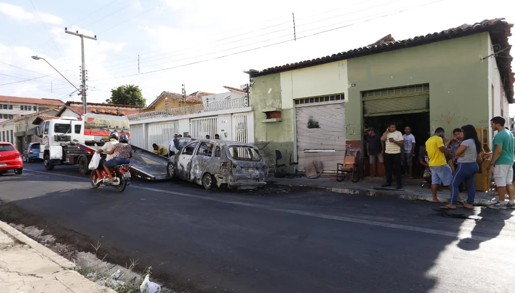 Ocupantes do veículo não ficaram feridos 