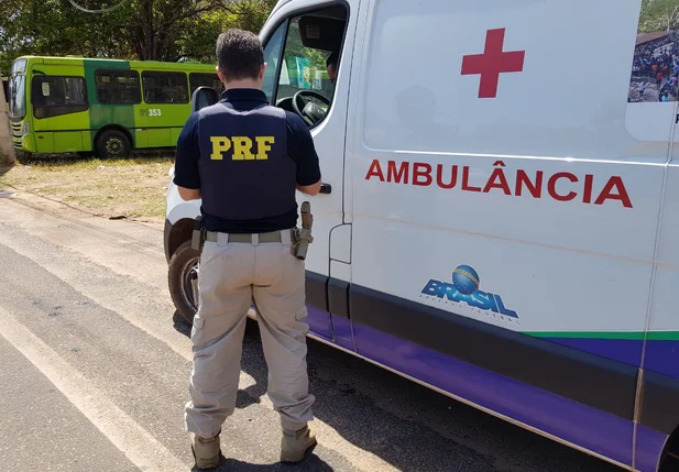 PRF apreende ambulâncias irregulares durante operação