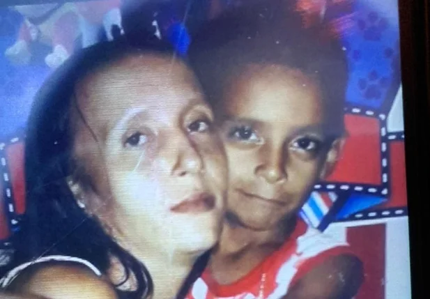 Mãe e filho que foram mortos