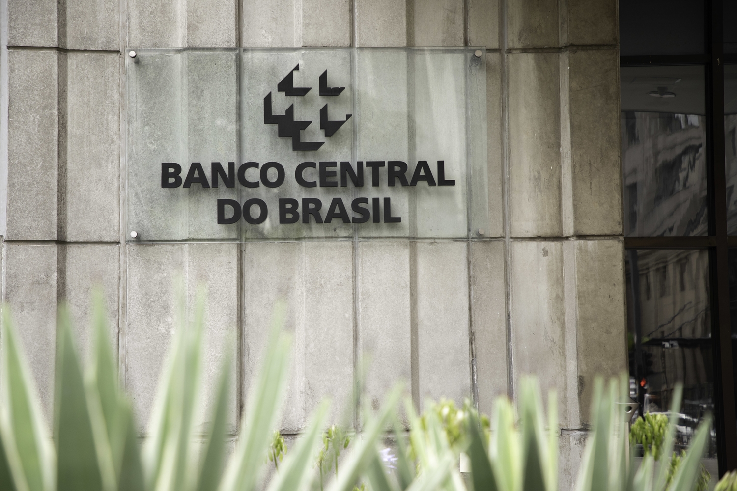 banco-central-exige-nome-e-cpf-de-quem-sacar-mais-de-r-2-mil-gp1