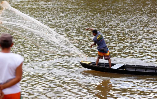 Pescador procura por corpo de criança que desapareceu no Rio Poti