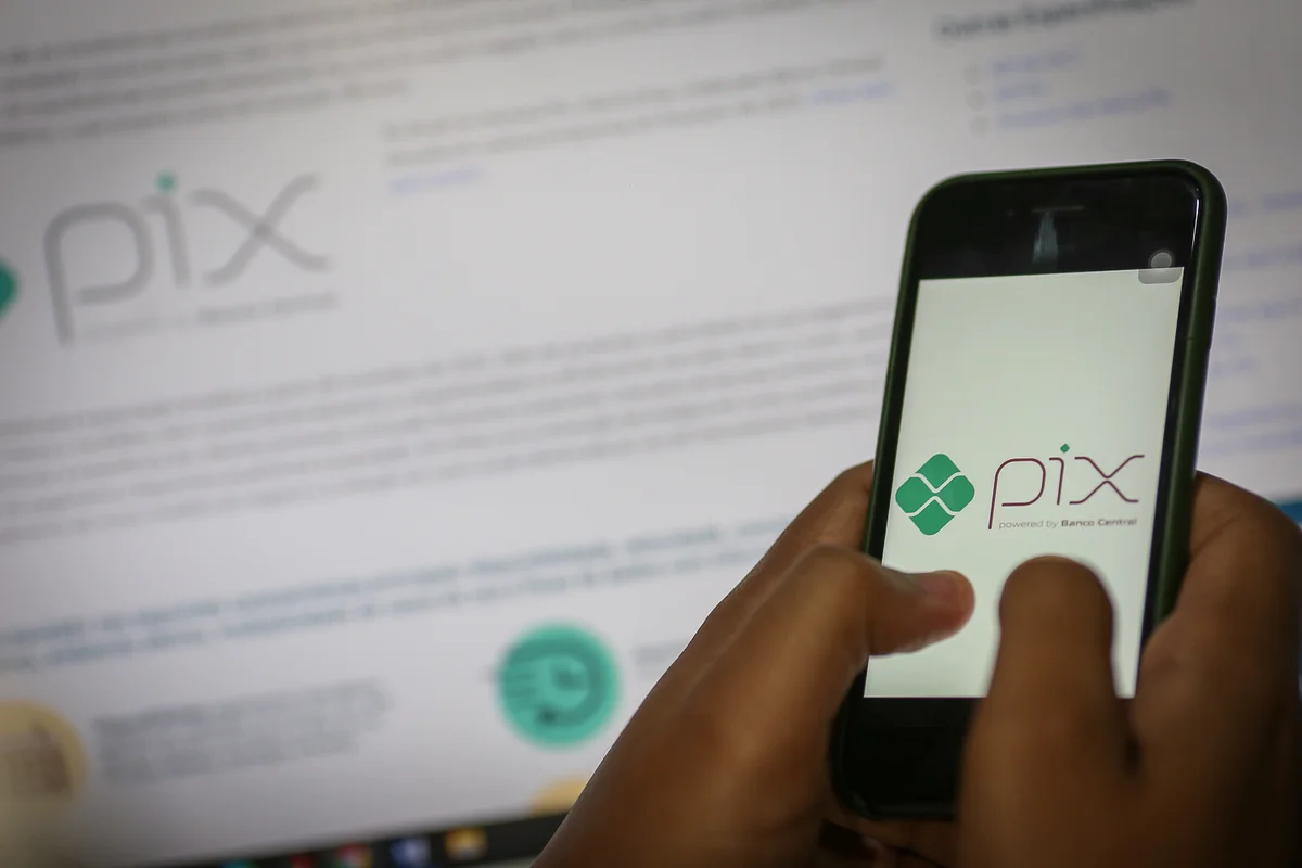 Pix bate recorde e supera 120 milhões de transações em um dia