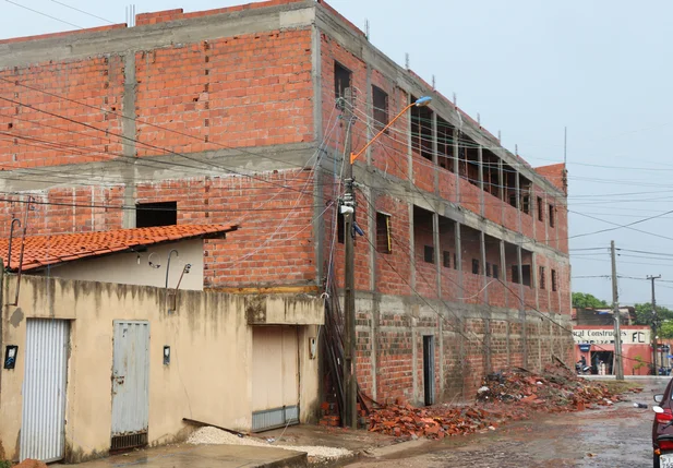 Prédio em construção