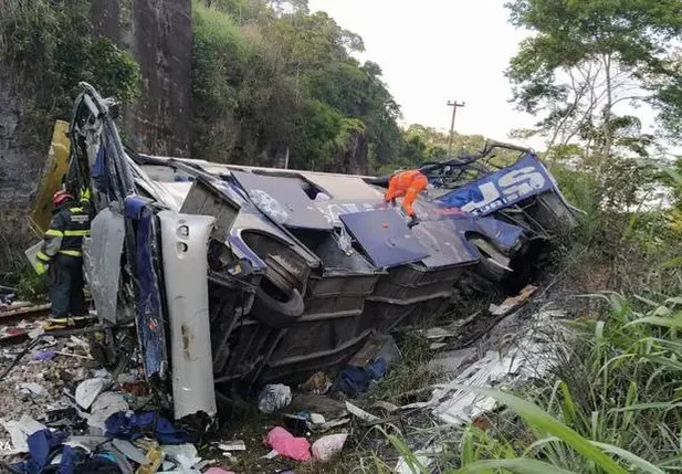 A Polícia Civil de Minas Gerais instaurou inquérito para apurar as causas do acidente 