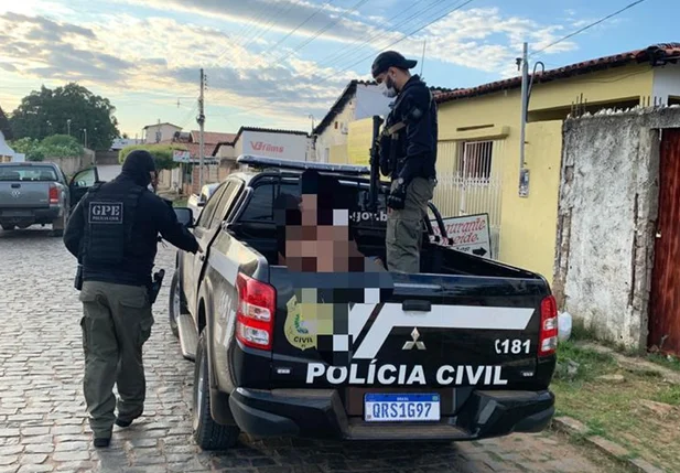 Policiais civis durante operação em São João do Piauí