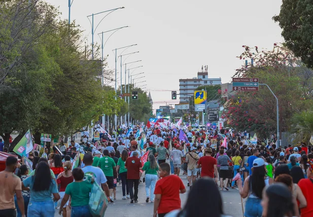 Caminhada marca ato final de campanha de Fábio Novo