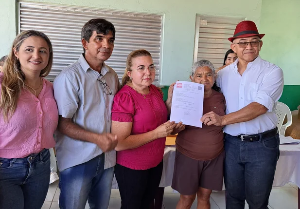 Prefeitura de São João do Arraial entrega exames de mamografia